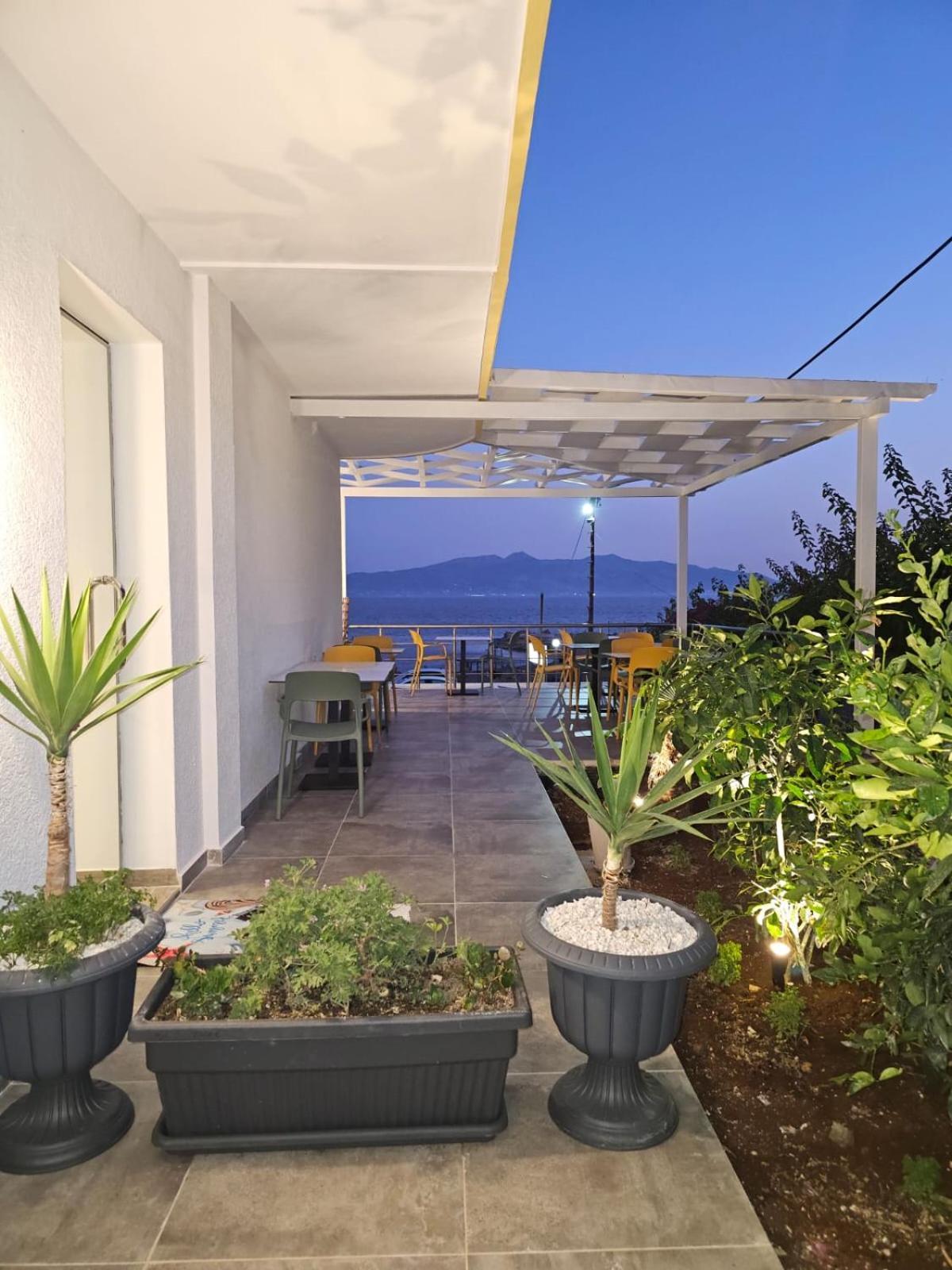 Ardit Seaside Rooms Sarandë Exterior foto