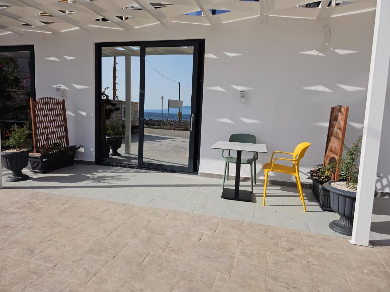 Ardit Seaside Rooms Sarandë Exterior foto