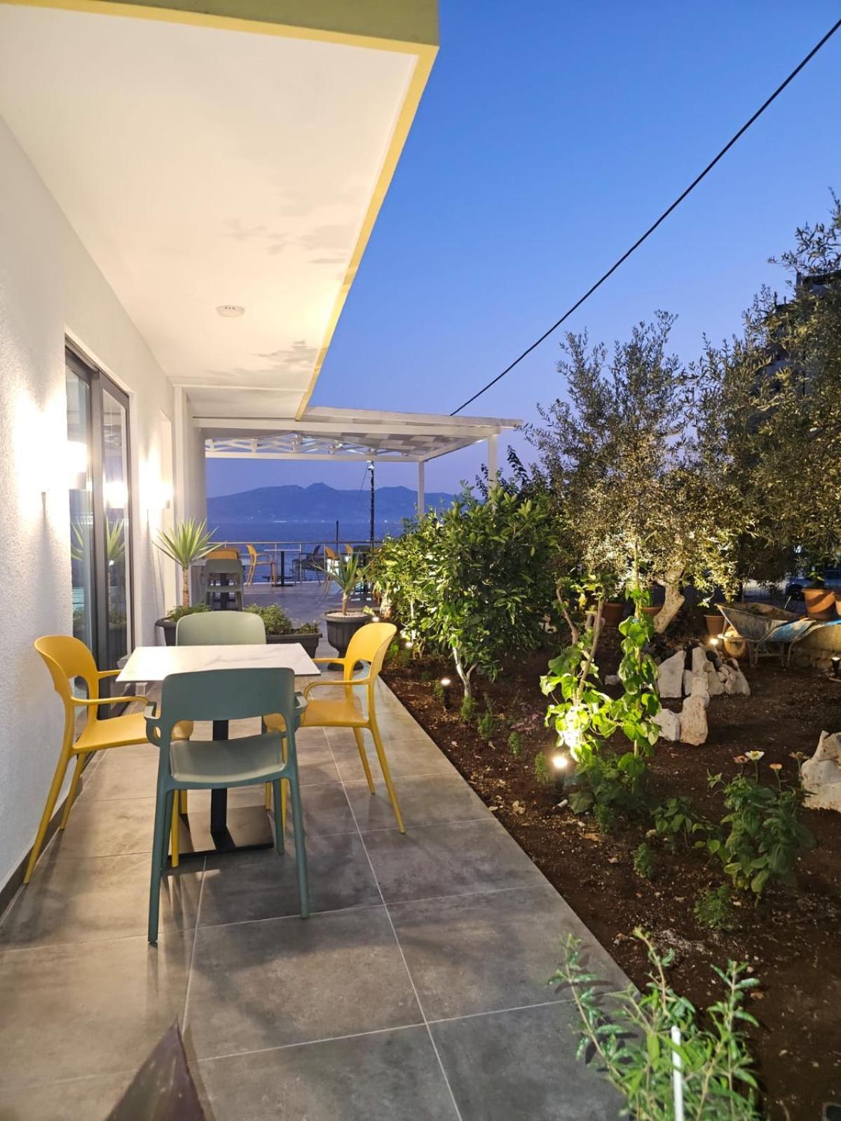 Ardit Seaside Rooms Sarandë Exterior foto